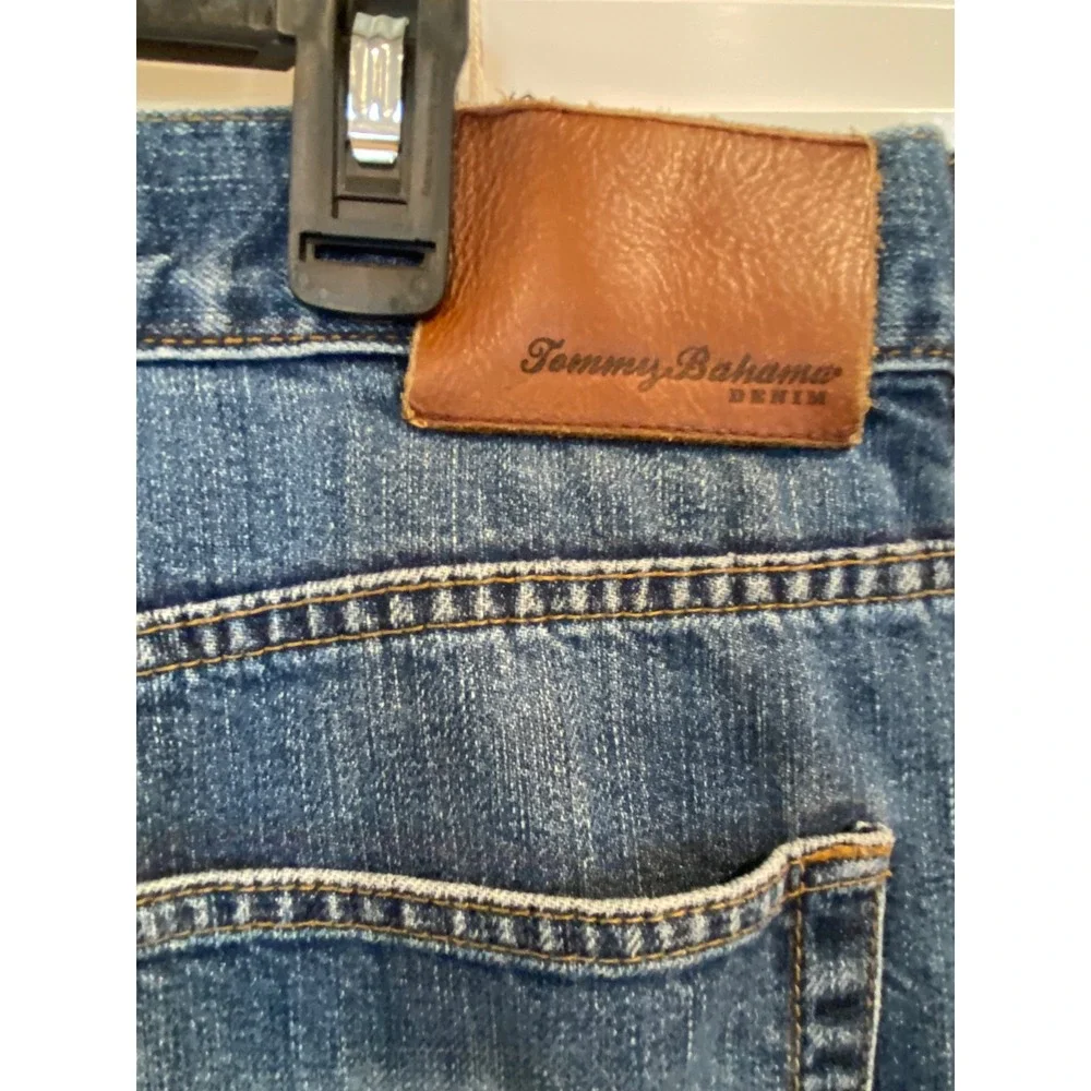 Tommy Bahama Classic Fit‎ Mens Jeans Medium Wash Denim Distressed Hem 35x34